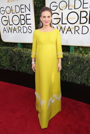 atalie Portman arrived in a Prada gown and Tiffany & Co jewellery at Golden Globes 2017